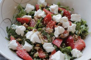 BodyBalance Renate - Ernährungsberatung Augsburg Rucola Erdbeeren Salat